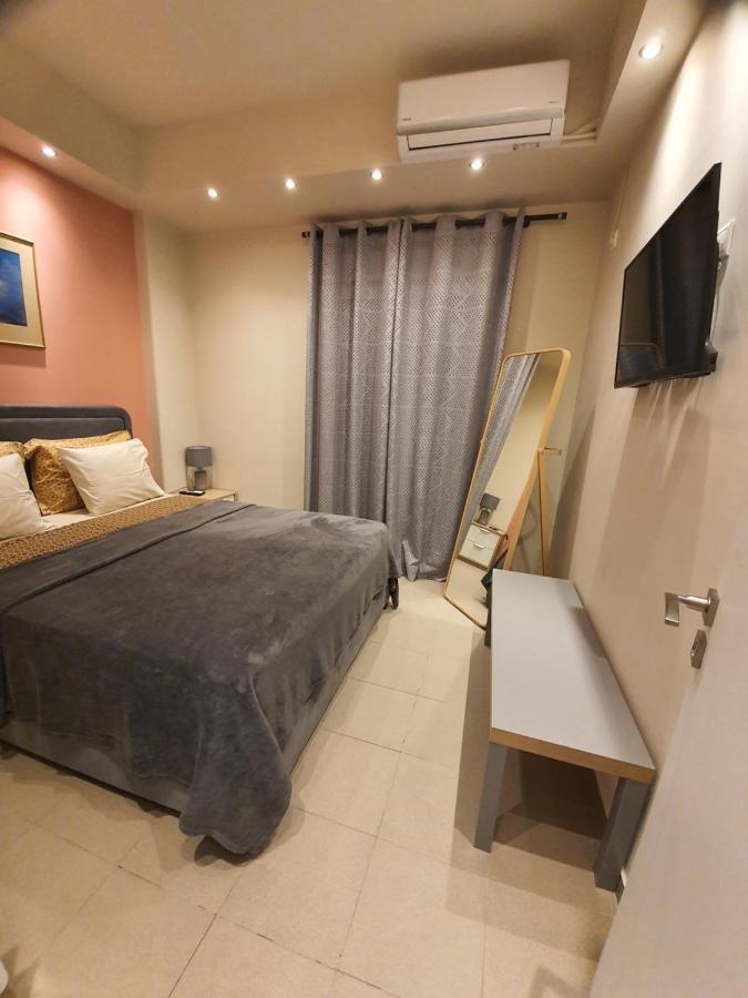 Lukas-2 B/R Luxurious Flat With Veranda Appartamento Atene Esterno foto