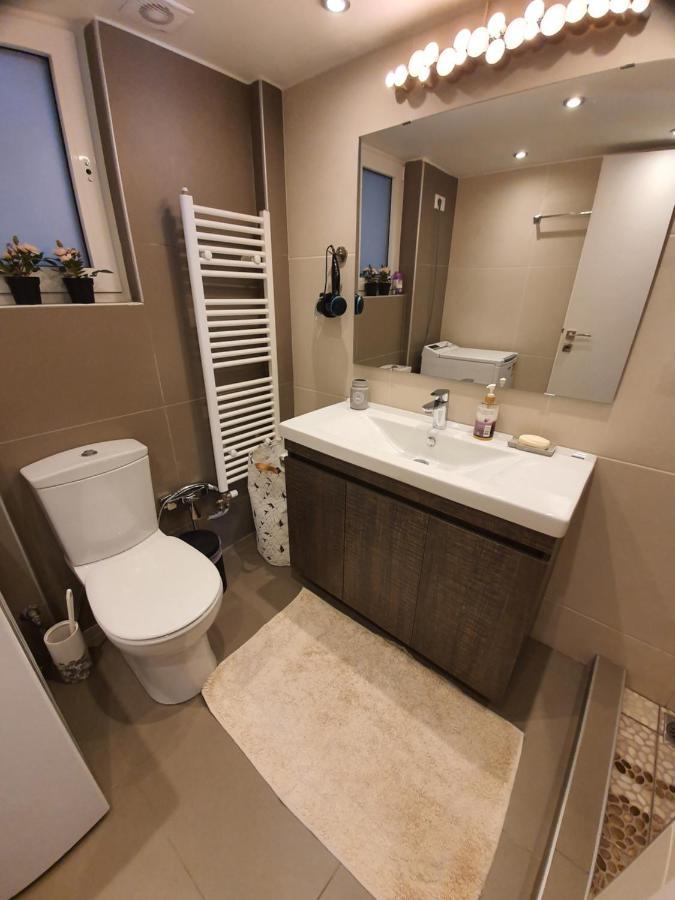 Lukas-2 B/R Luxurious Flat With Veranda Appartamento Atene Esterno foto