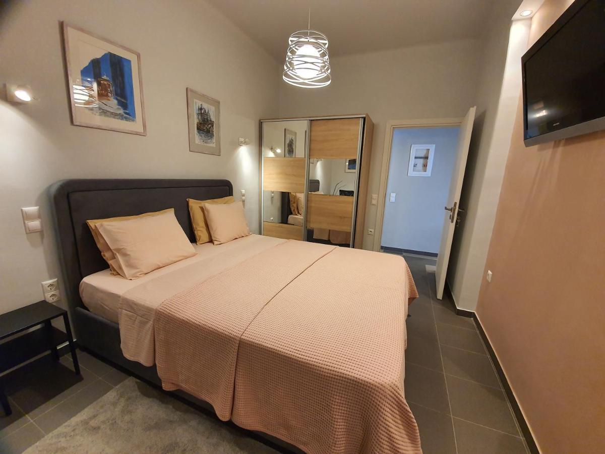 Lukas-2 B/R Luxurious Flat With Veranda Appartamento Atene Esterno foto